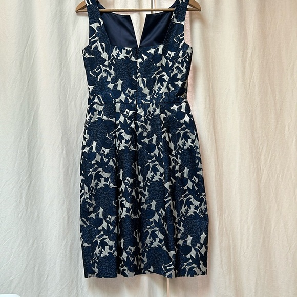 Kay Unger Net York Blue and White Floral EUC - Sz.6 - Picture 6 of 9